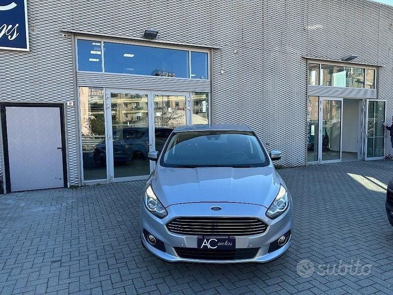 Usata Ford S-MAX Titanium 150 CV (110 kW) 2017 Grigio Monovolume