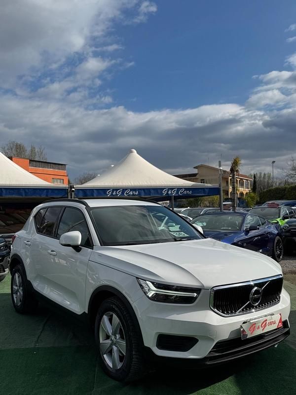 Usata Volvo XC40 Momentum 150 CV (110 kW) 2020 Bianco SUV