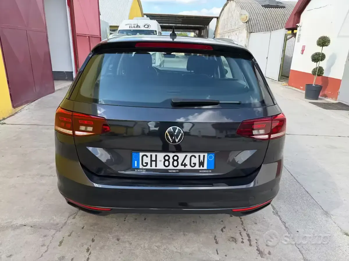 Begagnad VW Passat Executive 150 HK (110 kW) 2021 Grå Kombi