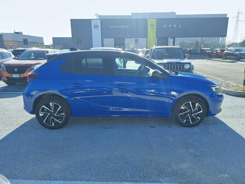 Usata Opel Corsa 100 CV (73 kW) 2025 Voltaik blue Utilitaria