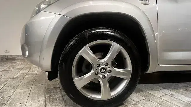 Usado Toyota RAV4 Luxury 177 CV (130 kW) 2009 Plateado SUV