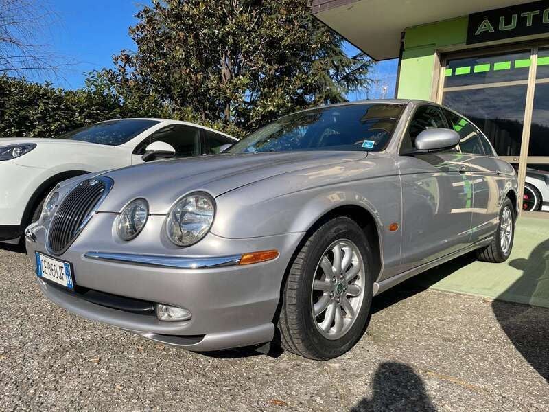 Usata Jaguar S-Type S 238 CV (175 kW) 2002 Argento Berlina