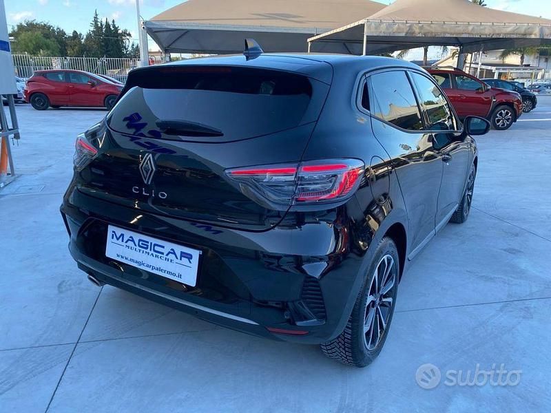 Usata Renault Clio V Techno 90 CV (66 kW) 2024 Nero Berlina