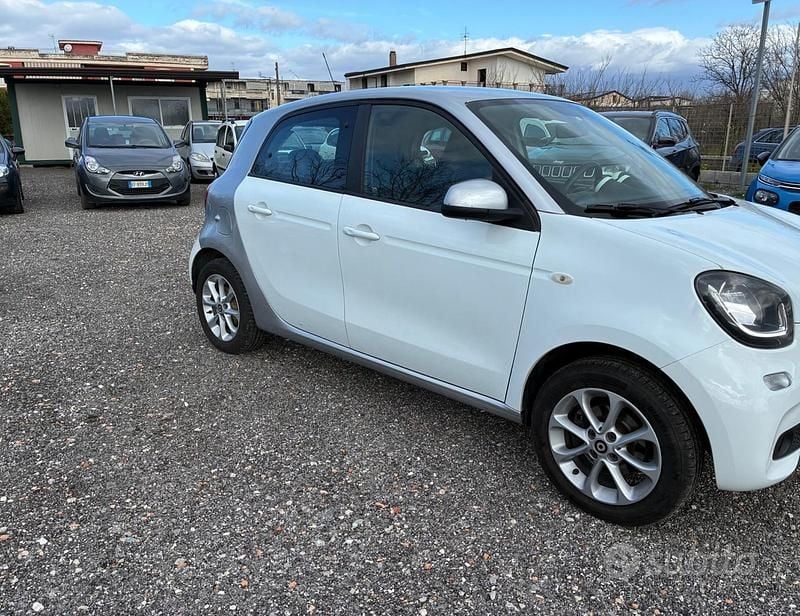 Usata Smart ForFour 71 CV (52 kW) 2017 Bianco Utilitaria