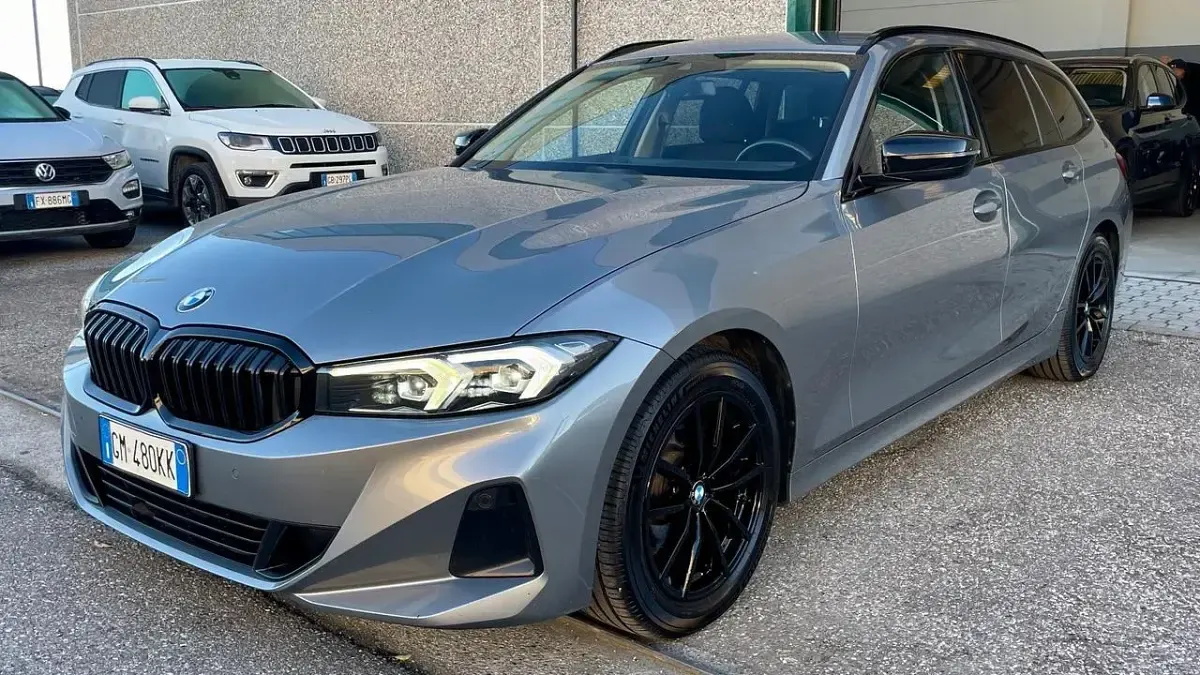 Usata BMW 318 Advantage 150 CV (110 kW) 2022 Grigio Station wagon