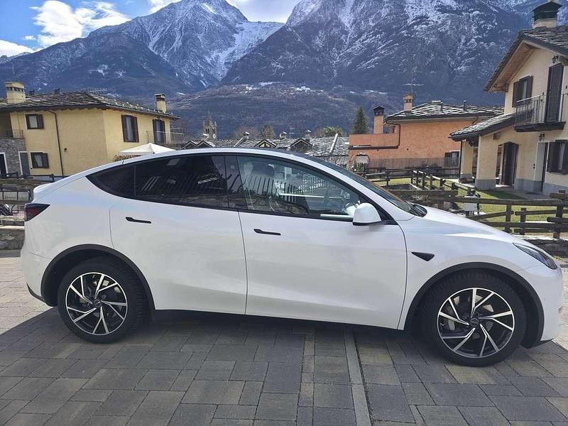 Usata Tesla Model Y 152 kW (208 CV) 2022 Bianco SUV