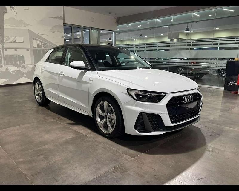 Nuova Audi A1 S-Line 116 CV (85 kW) 2026 Bianco SUV