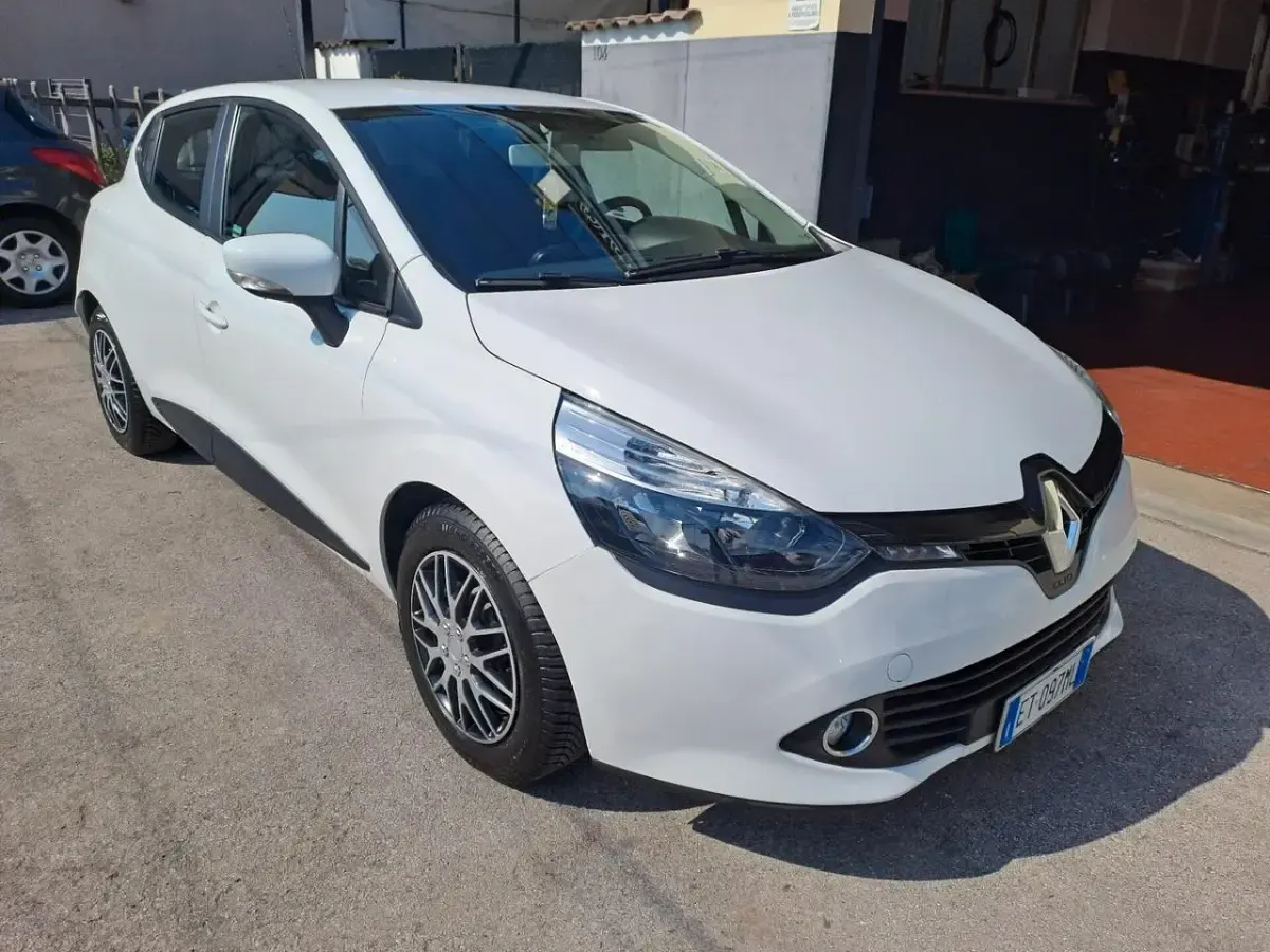 Usata Renault Clio IV 73 CV (53 kW) 2013 Bianco Berlina