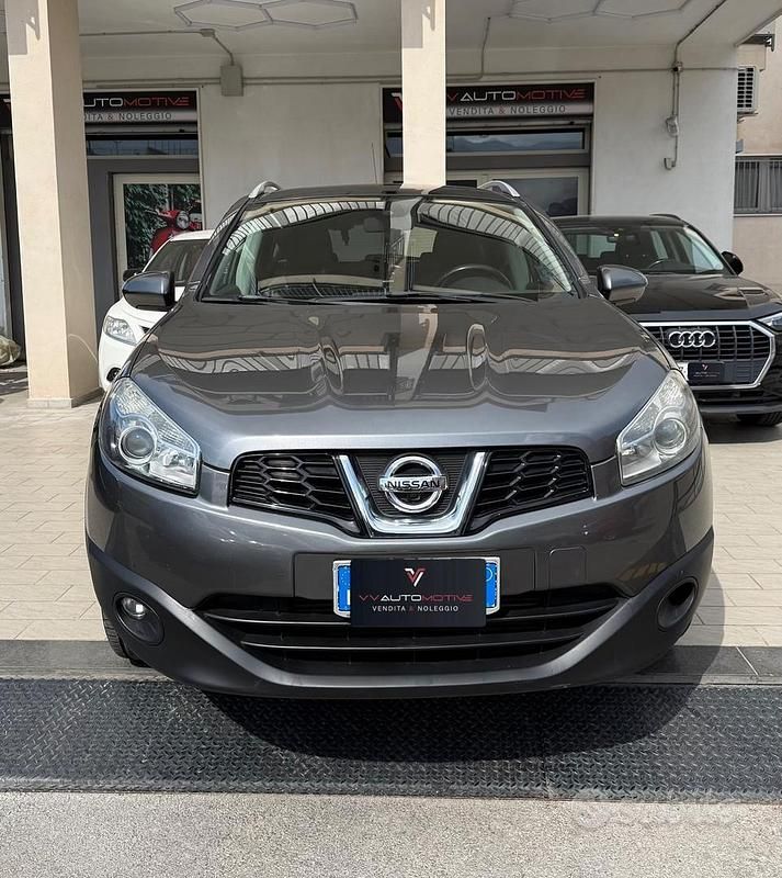 Usata Nissan Qashqai N-TEC 131 CV (96 kW) 2012 Grigio SUV