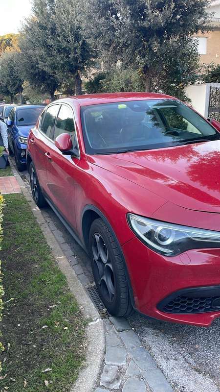 Usato 2017 Alfa Romeo Stelvio 2.0 Benzin 280 CV (22.000 €)