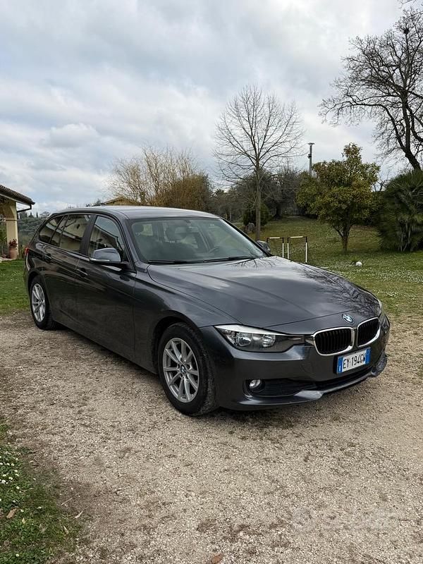 Usata BMW 118 143 CV (105 kW) 2015 Grigio Utilitaria