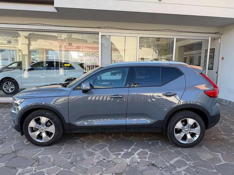 Usata Volvo XC40 Momentum 197 CV (144 kW) 2021 Thunder grey SUV