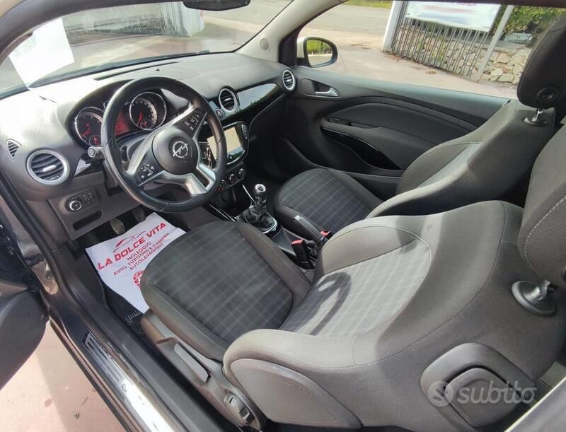 Usata Opel Adam 69 CV (50 kW) 2014 Nero Utilitaria