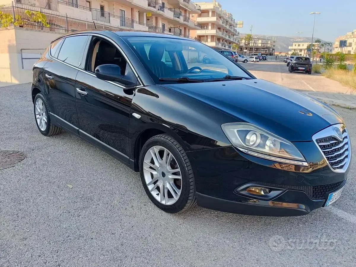 Usata Lancia Delta 120 CV (88 kW) 2010 Nero Utilitaria