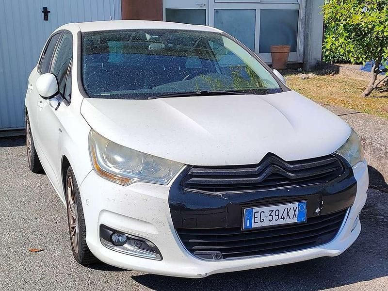 Bianco Usata 2011 Citroën C4 Exclusive Tre volumi | 3000 € (Buon prezzo) - Immagine 1/4