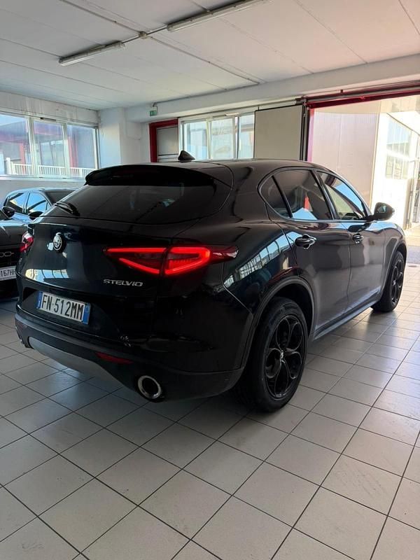 Usata Alfa Romeo Stelvio 180 CV (132 kW) 2018 Nero SUV