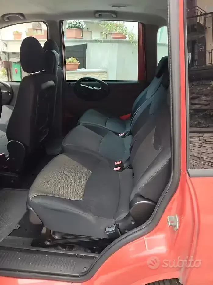 Usata Fiat Multipla 120 CV (88 kW) 2006 Arancione Monovolume