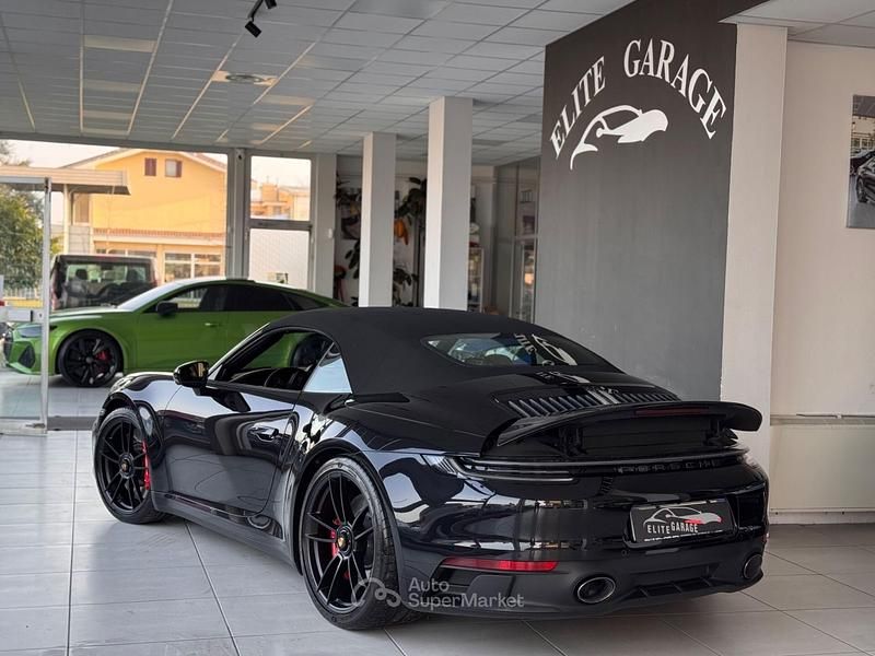 Usata Porsche 911 Carrera 4 Cabriolet 485 CV (356 kW) 2022 Nero Cabrio