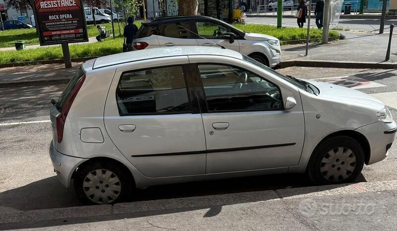 Usata Fiat Punto 105 CV (77 kW) 2007 Grigio Utilitaria