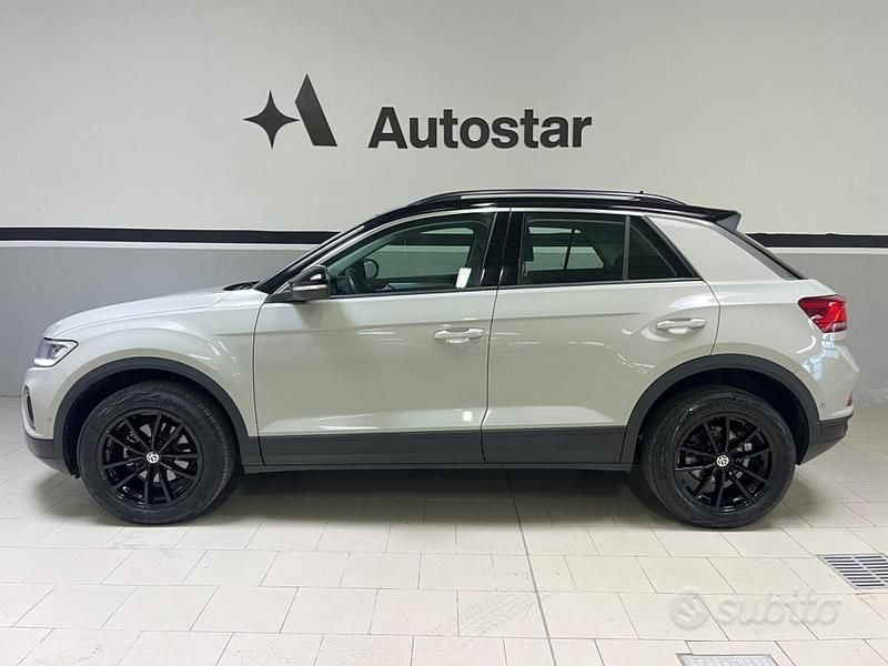 Usata VW T-Roc Style 150 CV (110 kW) 2023 Beige SUV