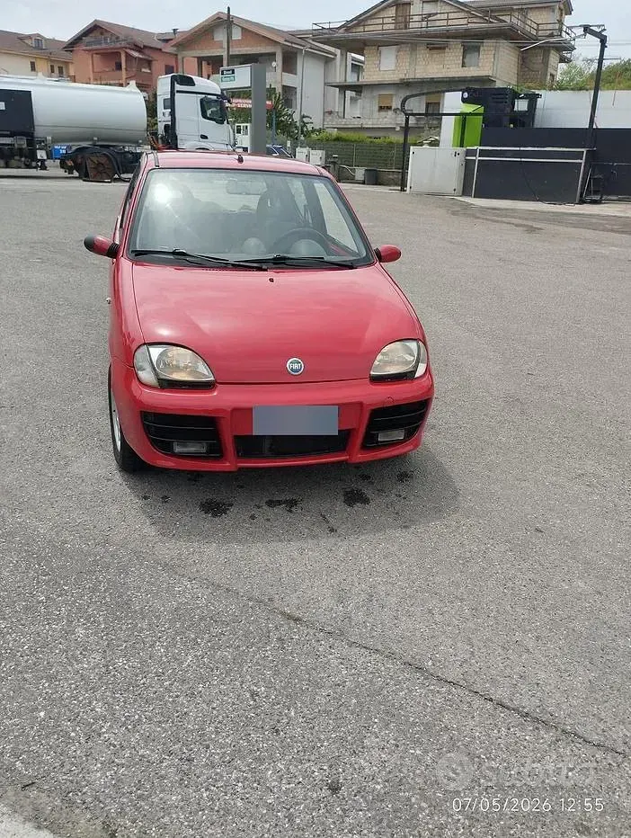 Usata Fiat 600 54 CV (39 kW) 2003 Rosso Berlina