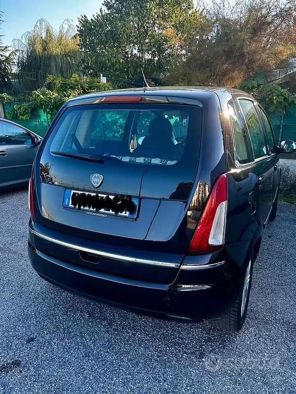 Usata Lancia Musa S 92 CV (67 kW) 2010 Nero Monovolume