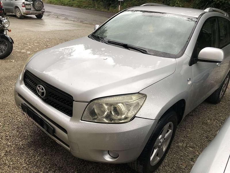 Usata 2006 Toyota RAV4 Sol SUV | 5000 € (Buon prezzo) - Immagine 1/4