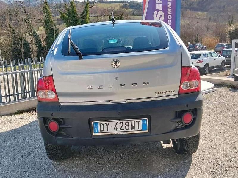 Usata Ssangyong (KGM) Actyon 141 CV (103 kW) 2009 Grigio Station wagon
