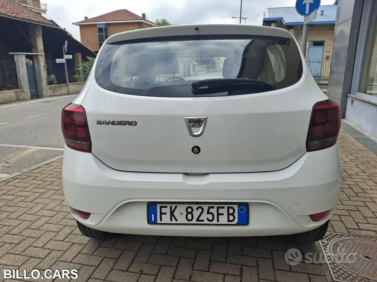 Usata Dacia Sandero Lauréate 90 CV (66 kW) 2017 Bianco Berlina
