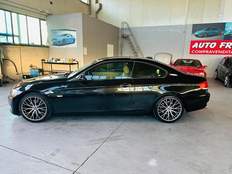 Usata BMW 320 M Sport 184 CV (135 kW) 2011 Nero Coupé