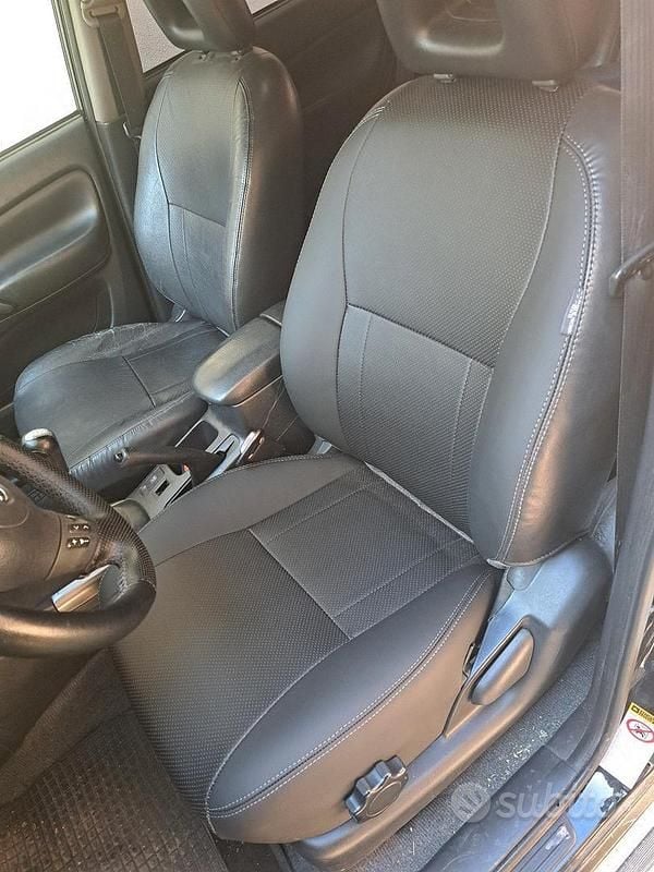 Usata Toyota RAV4 128 CV (94 kW) 2004 Berlina