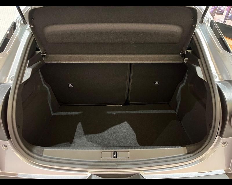 Nuova Lancia Ypsilon 110 CV (80 kW) 2025 Vernice grigio granito Utilitaria