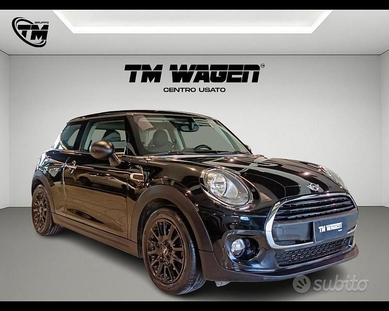 Usata Mini ONE 102 CV (75 kW) 2017 Nero Utilitaria