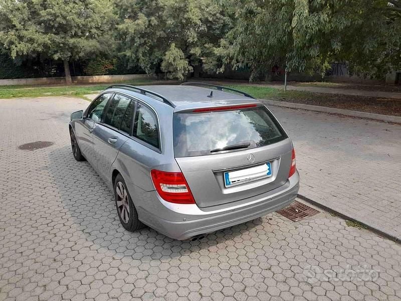 Usata Mercedes C200 136 CV (100 kW) 2011 Grigio Station wagon