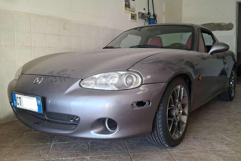 Usata Mazda MX5 110 CV (80 kW) 2004 Argento Cabrio