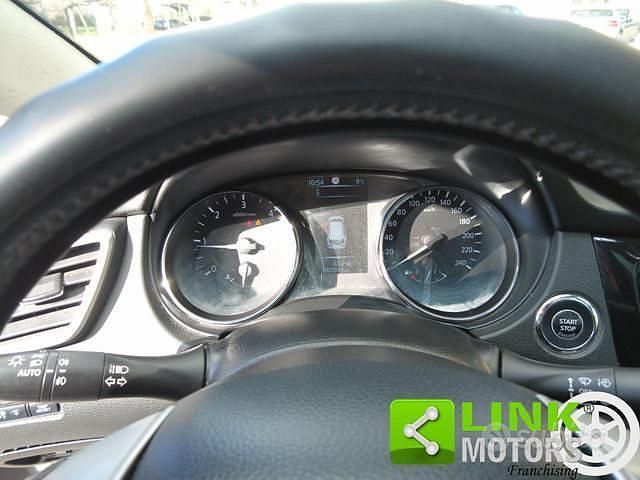 Usata Nissan Qashqai N-Connecta 110 CV (80 kW) 2017 Bianco SUV