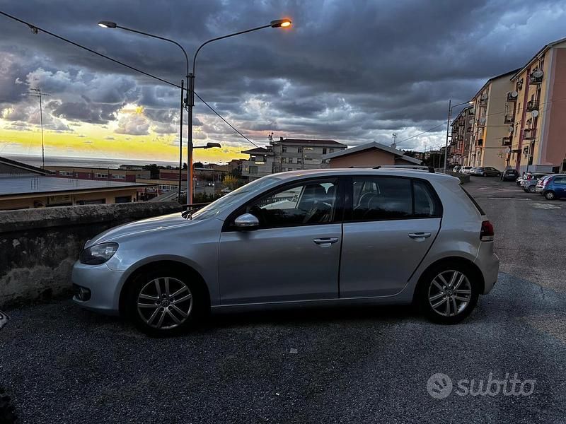 Usata VW Golf VII 102 CV (75 kW) 2012 Grigio Berlina