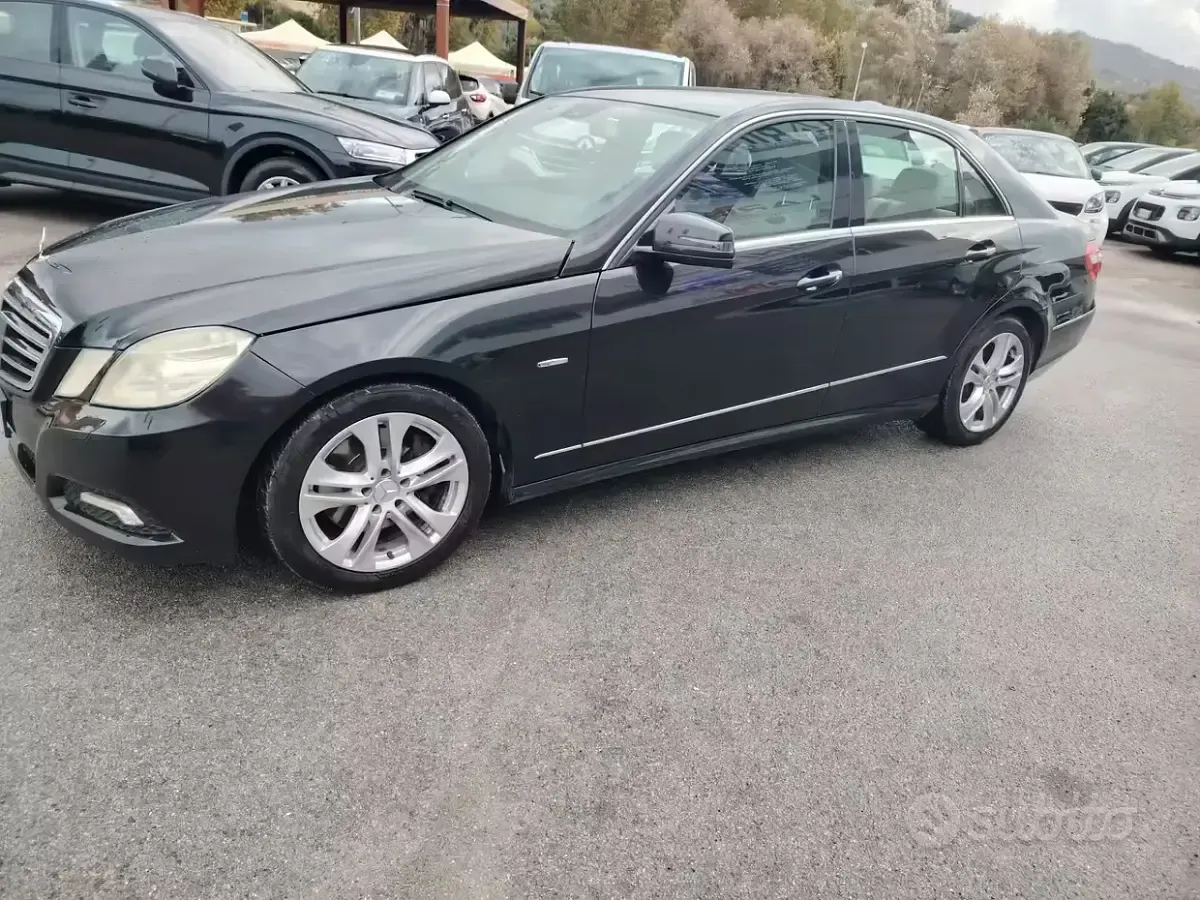 Usata Mercedes E250 Avantgarde 204 CV (150 kW) 2009 Nero Berlina
