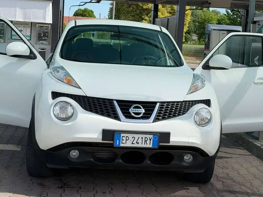 Usata Nissan Juke Tekna 110 CV (80 kW) 2012 Bianco SUV