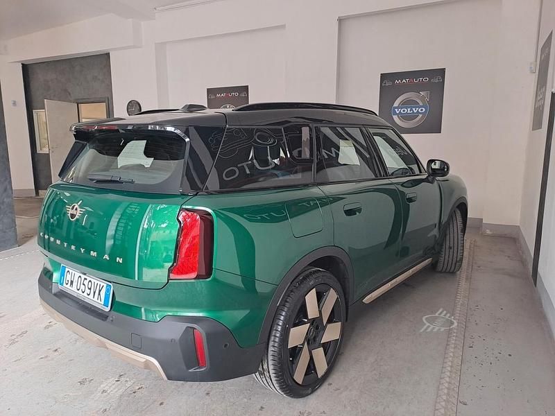 Usata Mini Cooper Countryman Favoured 149 CV (109 kW) 2024 Verde SUV