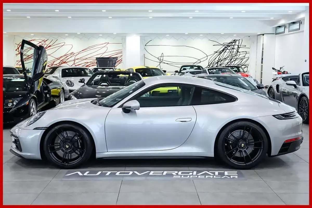 Usata Porsche 911 Carrera GTS 480 CV (353 kW) 2022 Argento gt met. Coupé