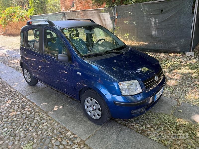 Usata Fiat Panda Emotion 69 CV (50 kW) 2006 Blu Utilitaria