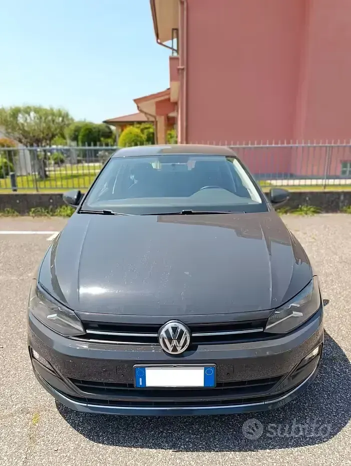Usata VW Polo 95 CV (69 kW) 2018 Grigio Utilitaria