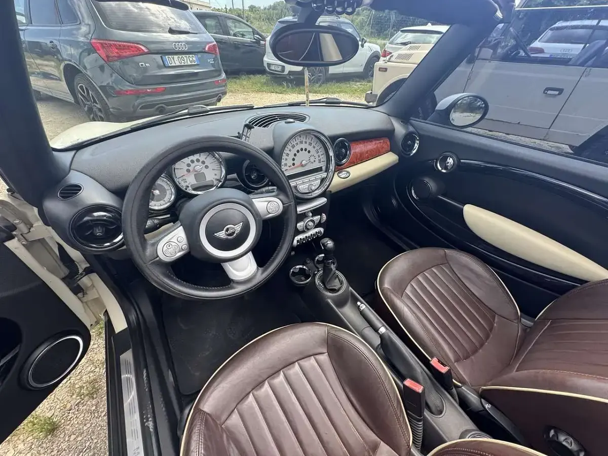 Usata Mini Cooper Cabriolet 120 CV (88 kW) 2009 Bianco Cabrio