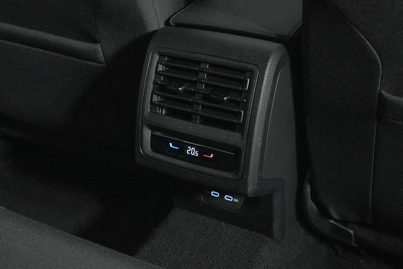 Usata VW Golf VIII Life 116 CV (85 kW) 2025 Grigio