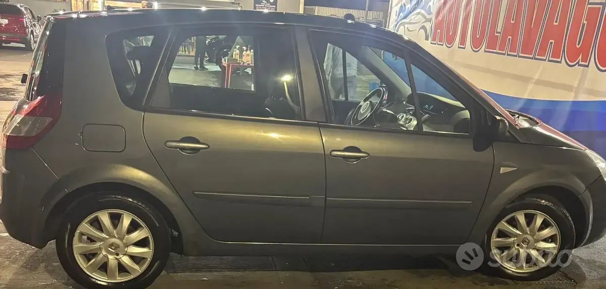 Usata Renault Scenic E-Tech 100 CV (73 kW) 2007 Grigio Berlina