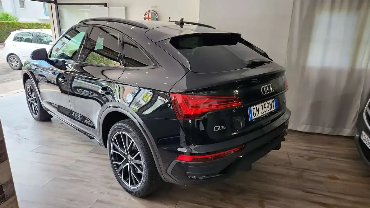 Usata Audi Q5 Sportback Ambiente 204 CV (150 kW) 2022 Nero SUV