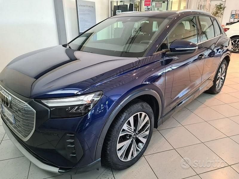 Usata Audi Q4 e-tron Advanced 150 kW (204 CV) 2023 Blu/azzurro SUV