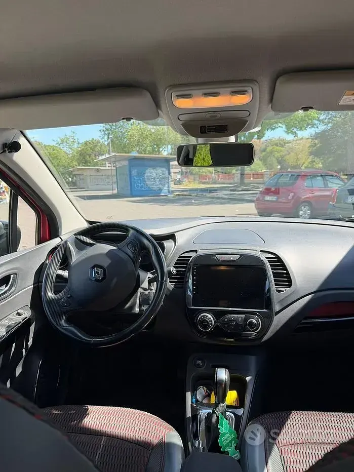 Usata Renault Captur 90 CV (66 kW) 2016 SUV