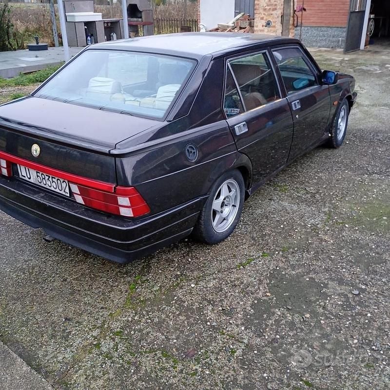 Usata Alfa Romeo 75 1991 Grigio Berlina